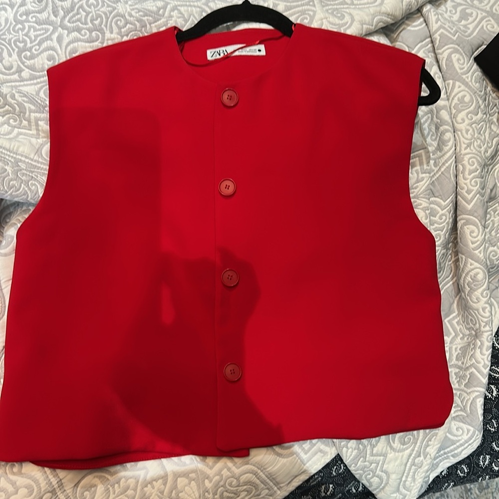 🎈SALE 🎈 ZARA WOMAN COLLECTION Sleeveless vest top with round neck. - Picture 6 of 10